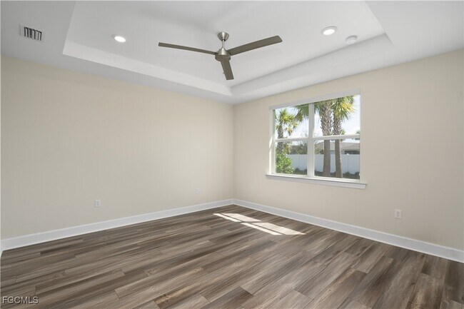 Building Photo - 42186 Edgewater Dr