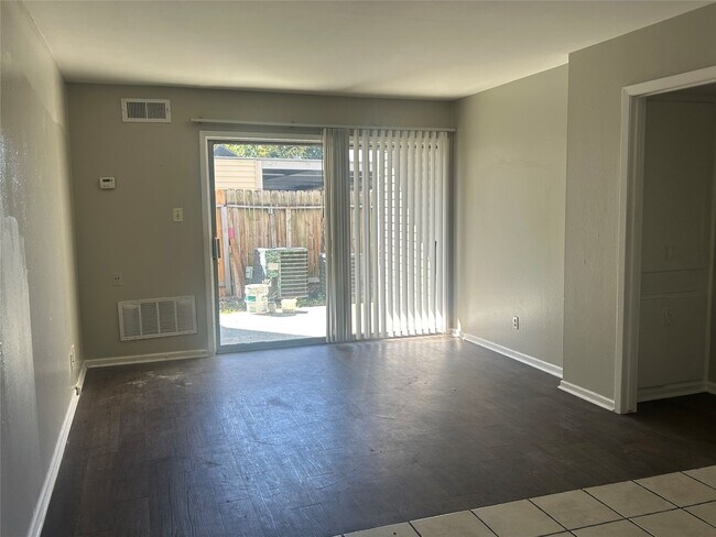 Building Photo - 6702 Biggs Ct