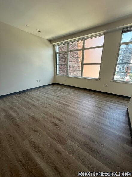 Building Photo - 160 E Berkeley St