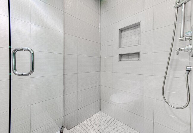 Building Photo - 2400 Spring Creek Dr