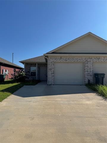 Primary Photo - 2915 Peony Dr