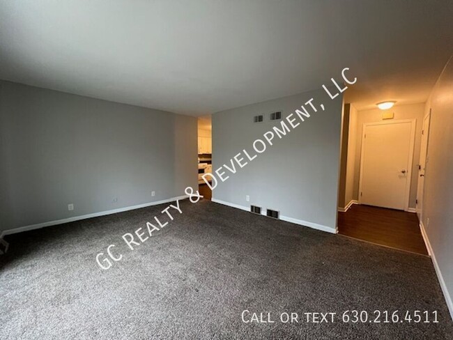 Building Photo - *** 2ND FLOOR UNIT / 2 BDRM / HISTORIC DOW...