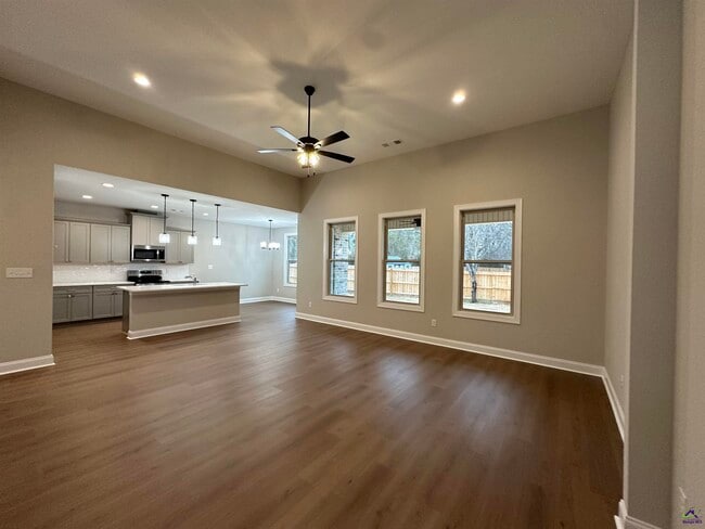 Building Photo - 110 Mayberry Ln