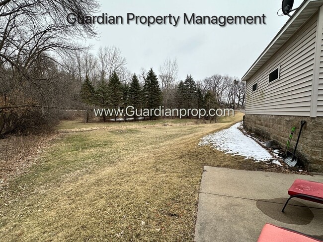 Building Photo - Orono Single Family Home, Large Garage, Sp...