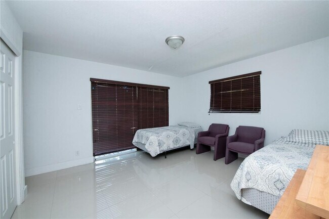 Building Photo - 3322 McKinley St