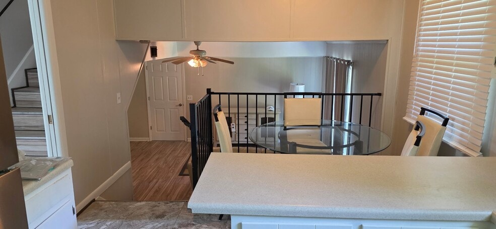 Building Photo - 647 Shipp Ln