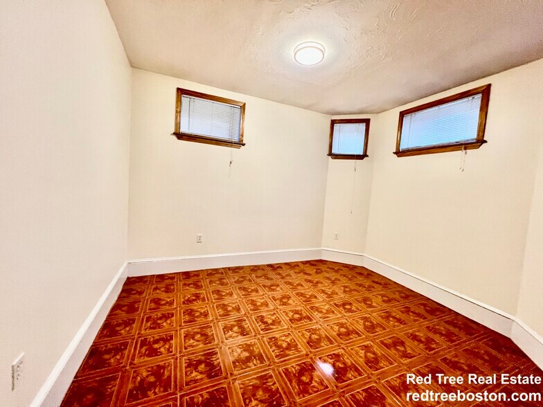 Building Photo - 69 Babcock St