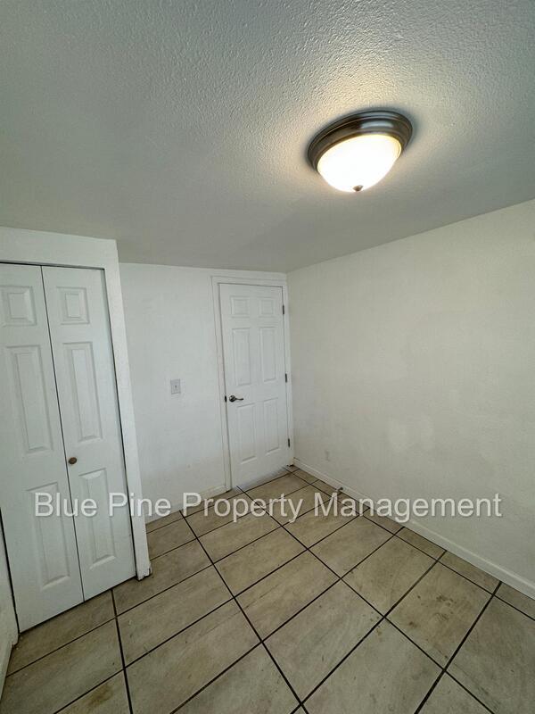 Building Photo - 3551 Jason Ave