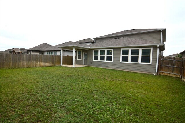 Building Photo - 212 Magna Ln