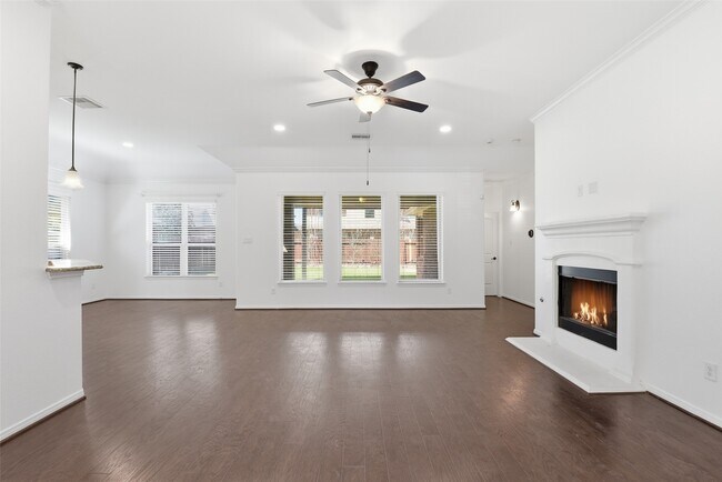 Building Photo - 212 Fallow Buck Ct