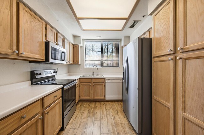 Building Photo - 11515 N 91st St