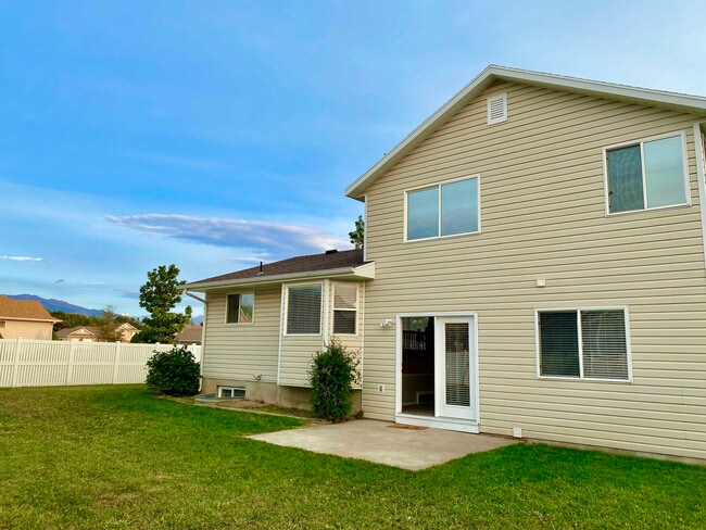 Building Photo - 1620 W 1500 S