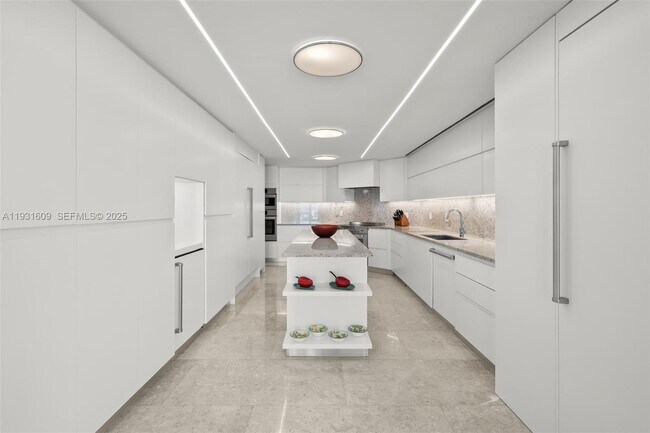 Building Photo - 1643 Brickell Ave