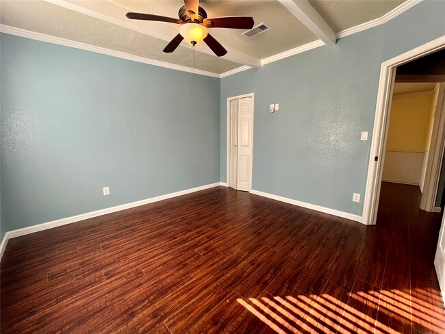 Building Photo - 318 Marine Way