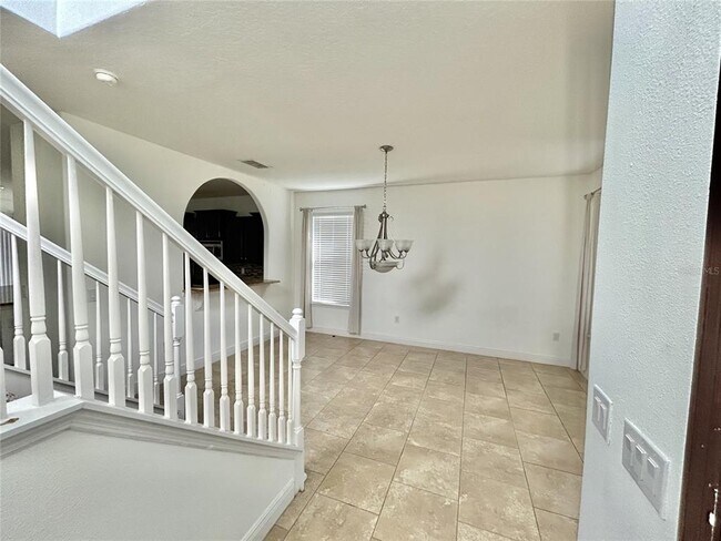 Building Photo - 5365 Oakbourne Ave