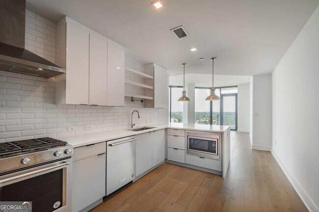 Building Photo - 788 West Marietta St NW