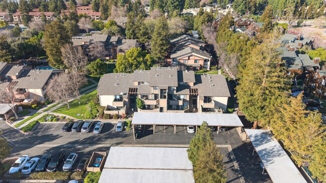 Building Photo - 286 Hackamore Common