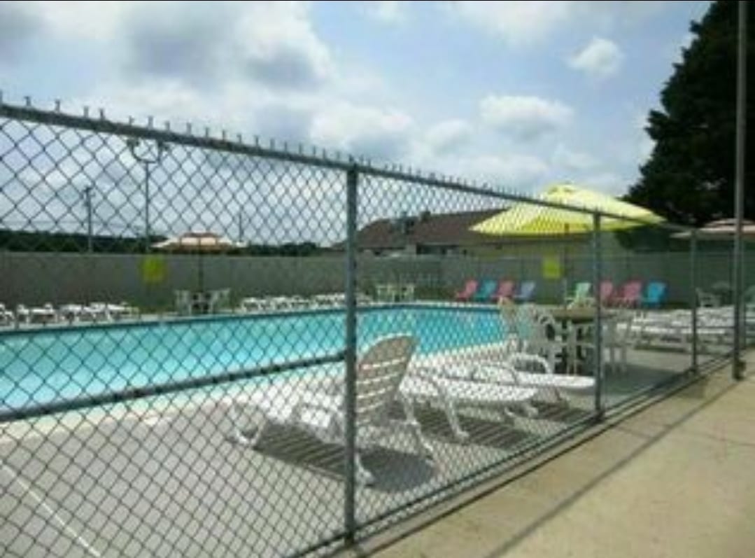 Building Photo - 900 Sumac Cir