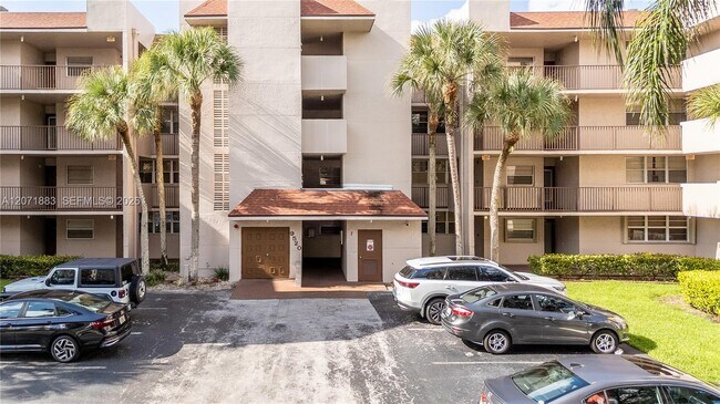 Building Photo - 9520 Seagrape Dr