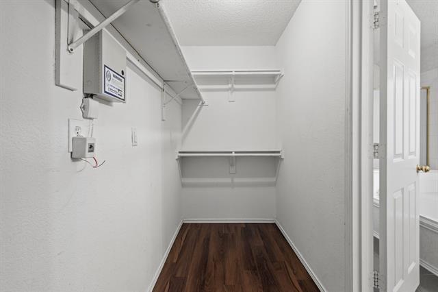Building Photo - 5636 Creekhollow Dr