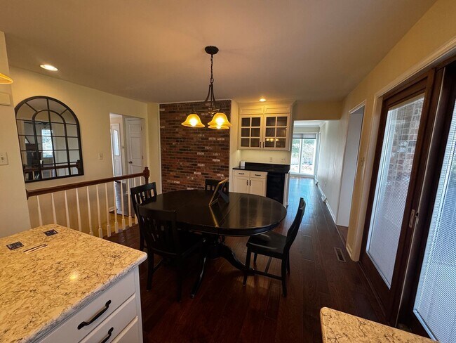 Building Photo - 3 bedroom,3.5bath.