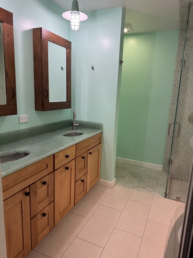 Building Photo - 345 Taylor St