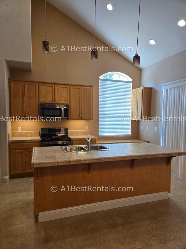 Building Photo - 1271 Grange Way