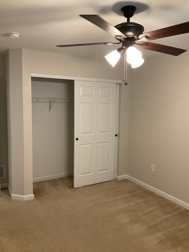 Building Photo - 104 Forest Oaks Dr