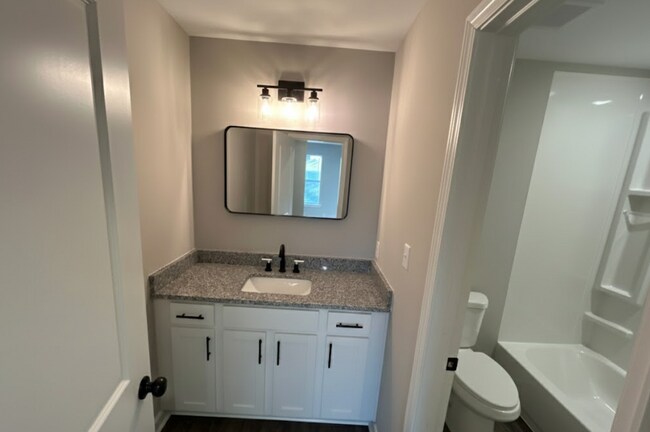 Building Photo - 671 Pearce St