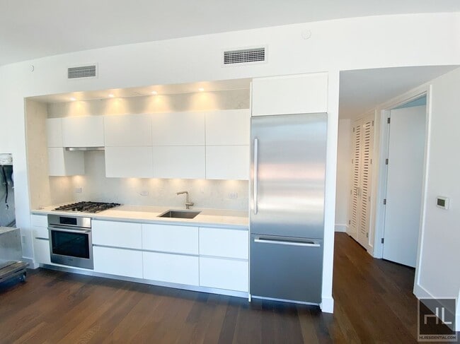 Building Photo - East 44th Street