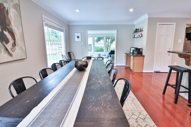 Building Photo - 9633 Cinnamon Creek Dr