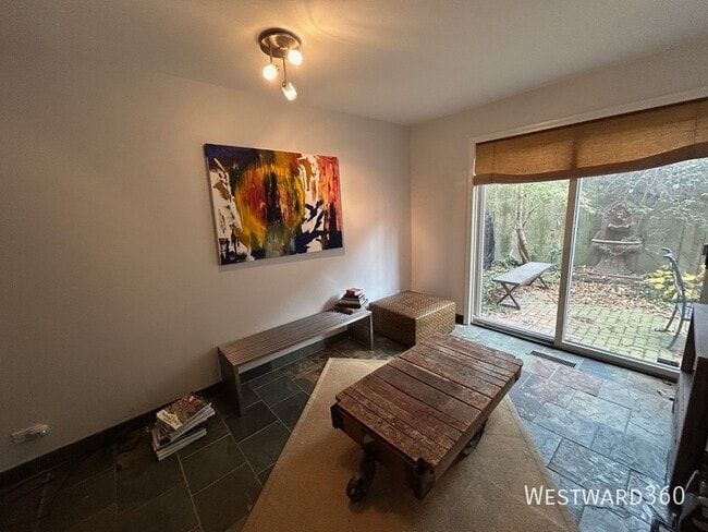 Building Photo - 1801 W Winnemac Ave