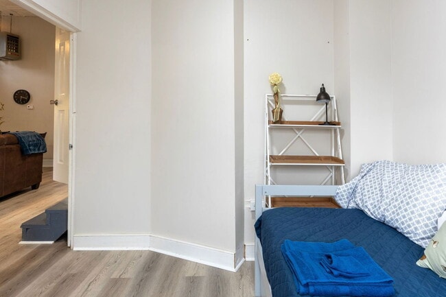 Building Photo - 1601 W Cary St