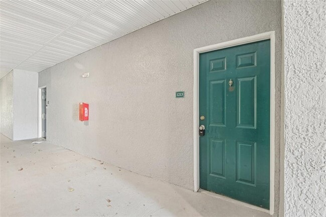 Building Photo - 18001 Richmond Pl Dr