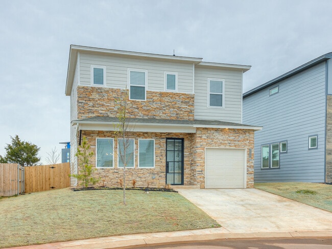 Building Photo - 13000 Maplewood Ave