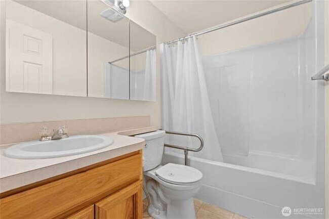 Building Photo - 7101 33rd Way NE