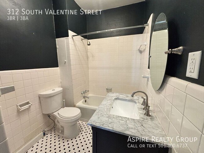 Building Photo - 312 S Valentine St