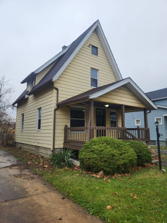 Building Photo - Charming 2-Bedroom Property in Prime Location