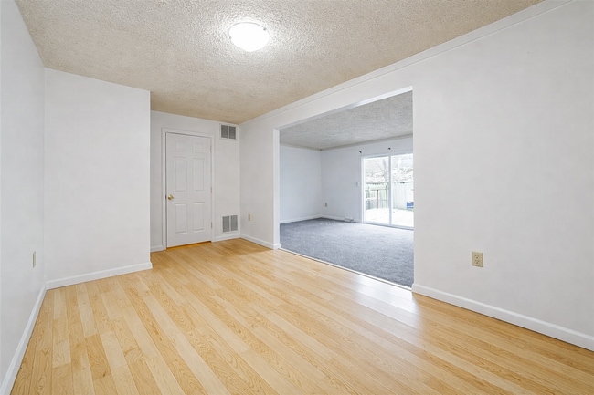 Building Photo - 7528 Buttercup Rd