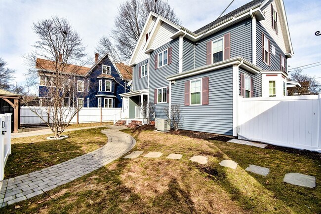 Building Photo - 49 Boston Ave