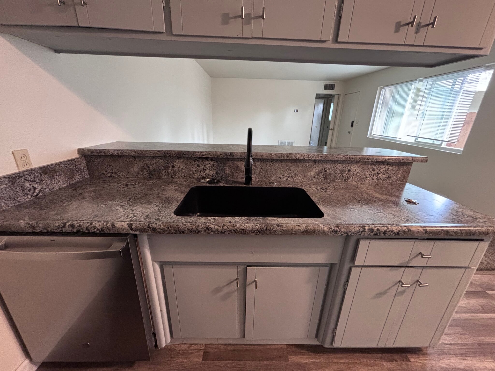 Building Photo - 139 W Lassen Ave