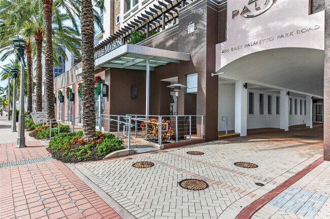 Building Photo - 455 E Palmetto Park Rd