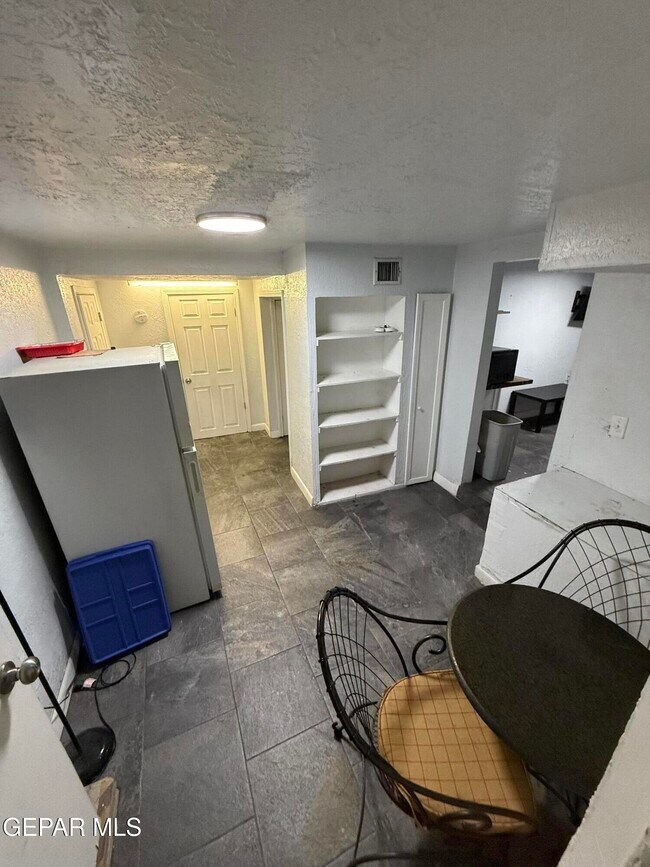 Building Photo - 2415 Montana Ave