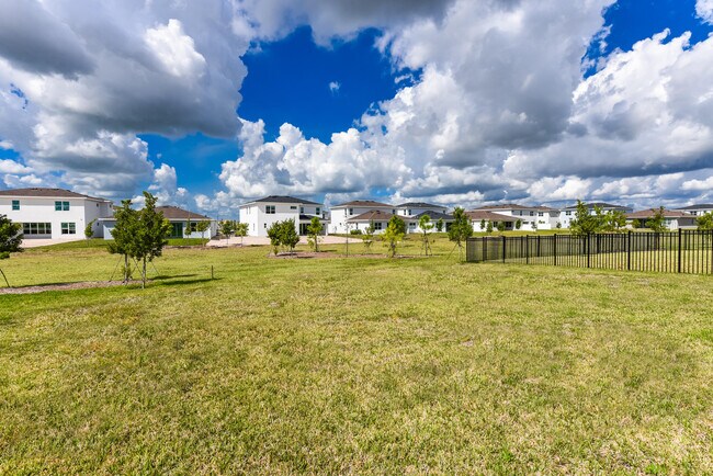 Building Photo - 1525 Stockbridge St