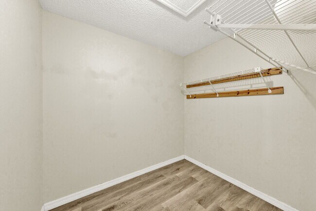 Building Photo - "Charming 3-Bed Oasis with 2 Baths and Spacious 1,310 Sq. Ft. in Orlando!"