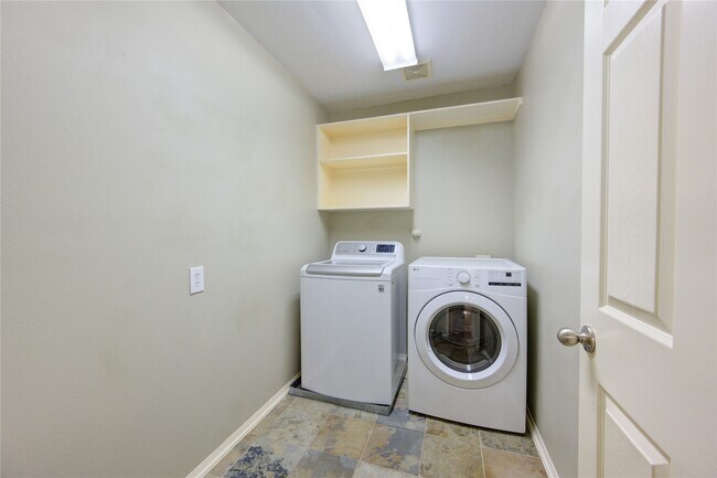 Building Photo - 14559 Gleaming Rose Dr