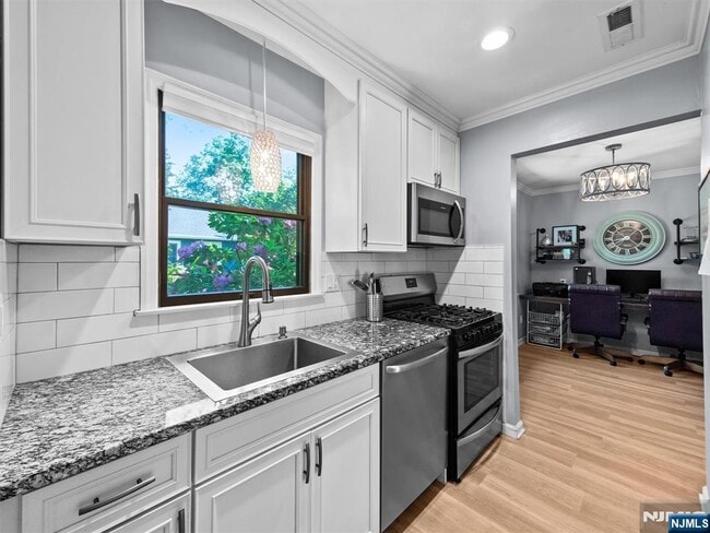 Building Photo - 17 Briarwood Ct