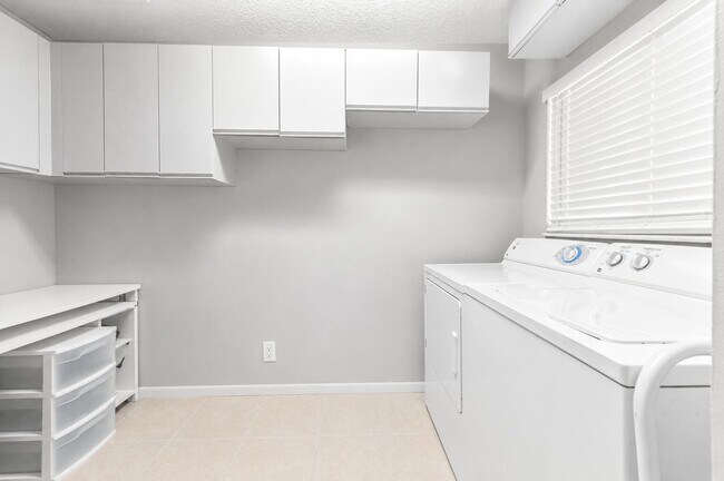 Building Photo - 15234 Lakes of Delray Blvd
