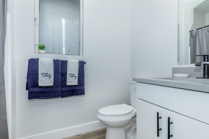 Interior Photo - Ellis Midtown