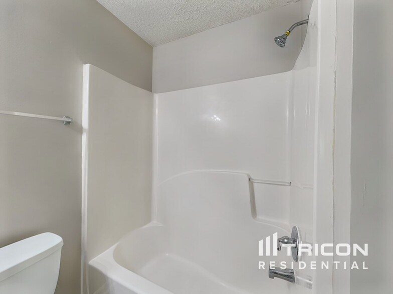 Building Photo - 5195 Bridle Point Pkwy